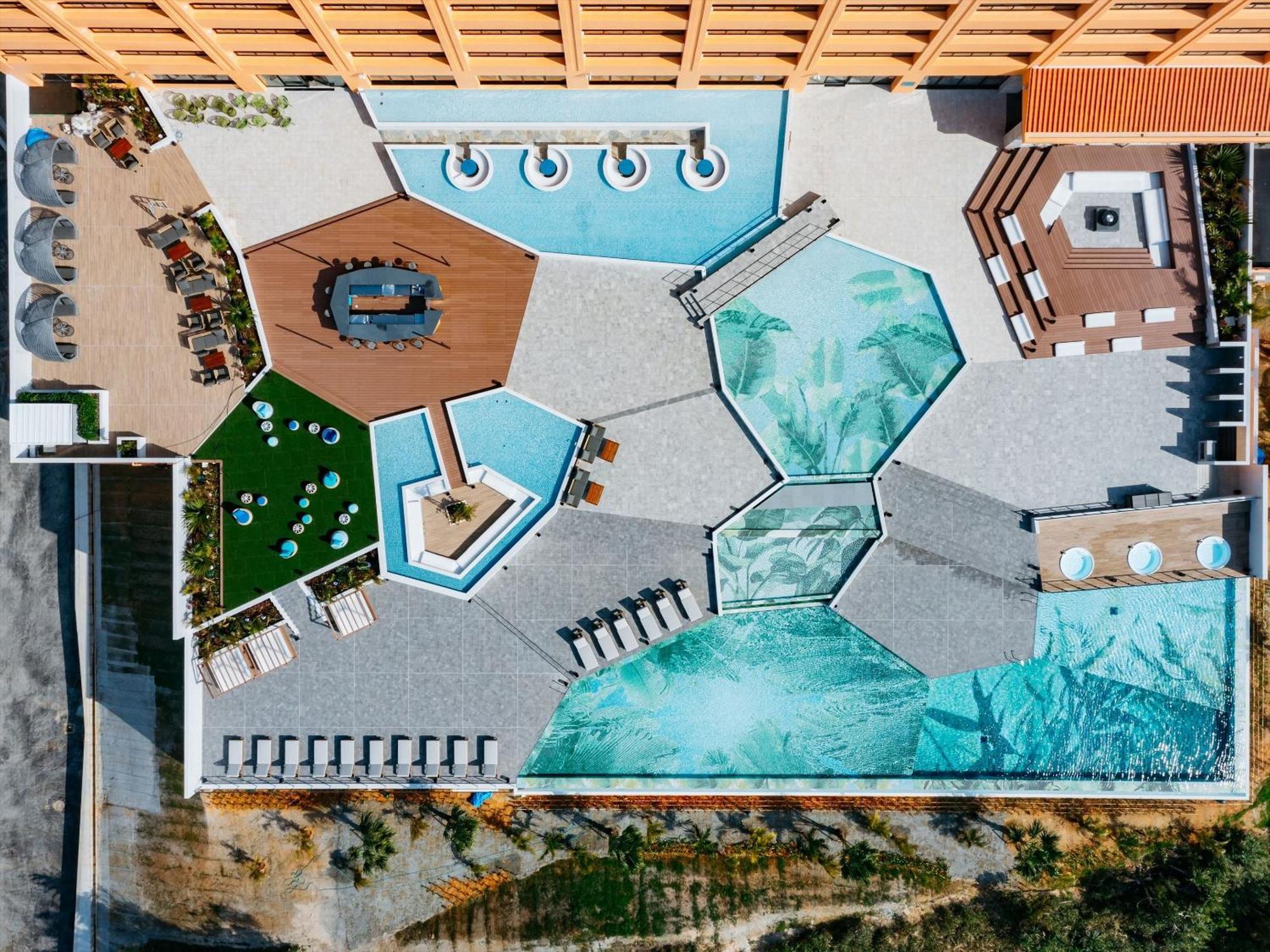Aquasense Hotel & Resort Onna Exterior photo